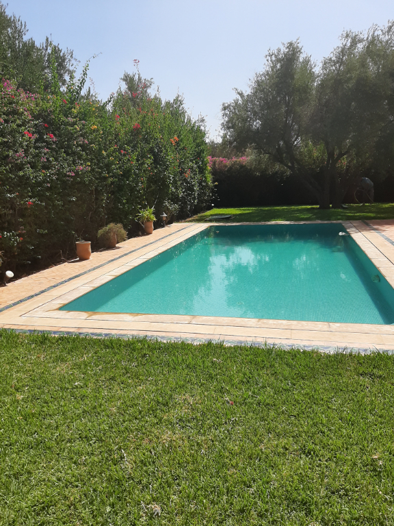 À vendre, maison d'une surface habitable de 400 m², 8 pièces à MARRAKECH (40000).