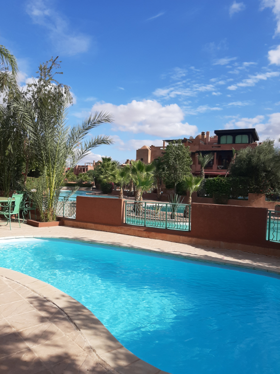 À vendre à MARRAECH , Villa de 6 pièces sur un terrain de 490 m²