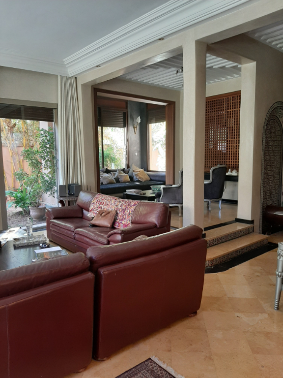 Achat|Vente : villa sur un terrain de 450 m²  5 chambres à Targa avec Piscine