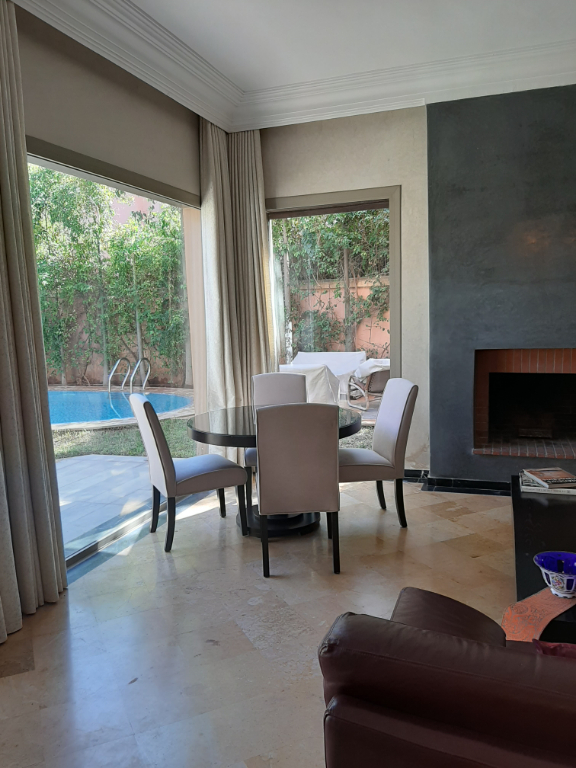Achat|Vente : villa sur un terrain de 450 m²  5 chambres à Targa avec Piscine