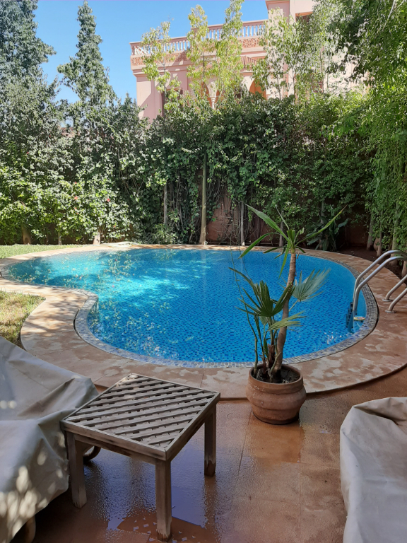 Achat|Vente : villa sur un terrain de 450 m²  5 chambres à Targa avec Piscine