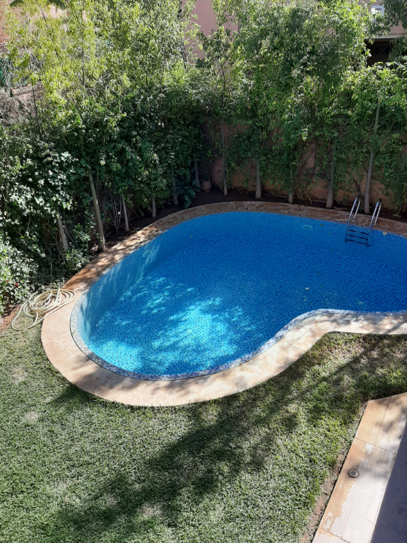 Achat|Vente : villa sur un terrain de 450 m²  5 chambres à Targa avec Piscine