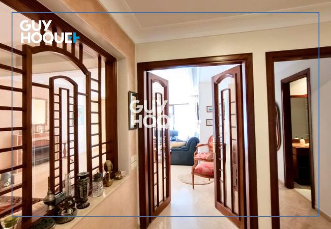 Magnifique appartement situé à racine dans une impasse calme et sécurisée.  Construction signée HARROCH