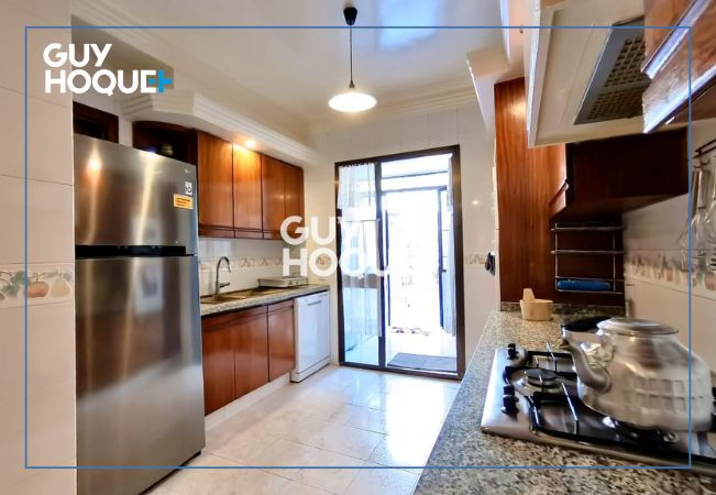 Magnifique appartement situé à racine dans une impasse calme et sécurisée.  Construction signée HARROCH