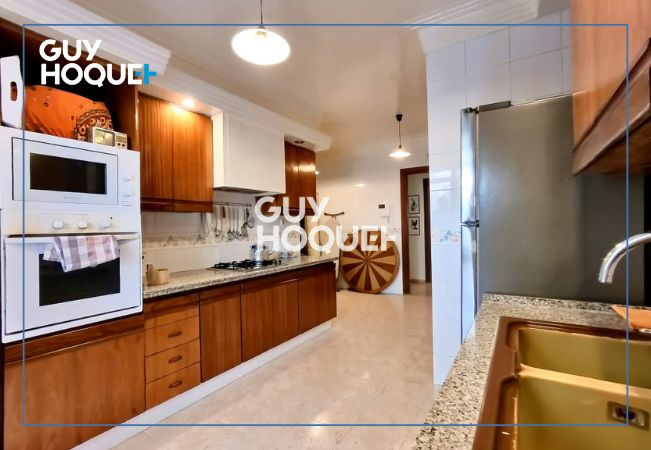 Magnifique appartement situé à racine dans une impasse calme et sécurisée.  Construction signée HARROCH