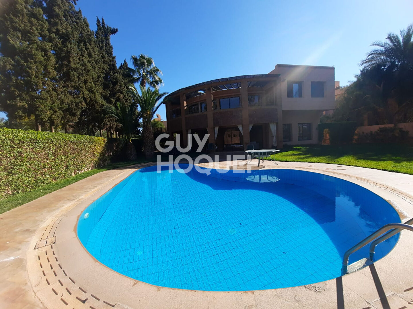 EXCLU VENTE VILLA TARGA  8 CHAMBRES SUR UN TERRAIN DE 1 084 m²