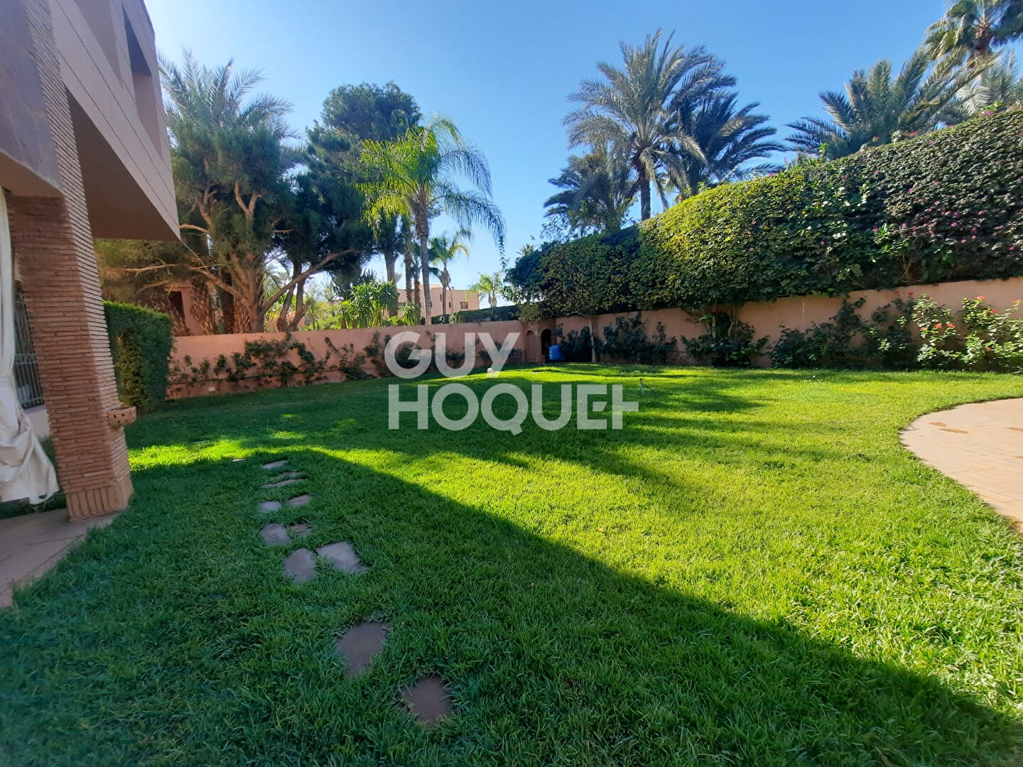 EXCLU VENTE VILLA TARGA  8 CHAMBRES SUR UN TERRAIN DE 1 084 m²