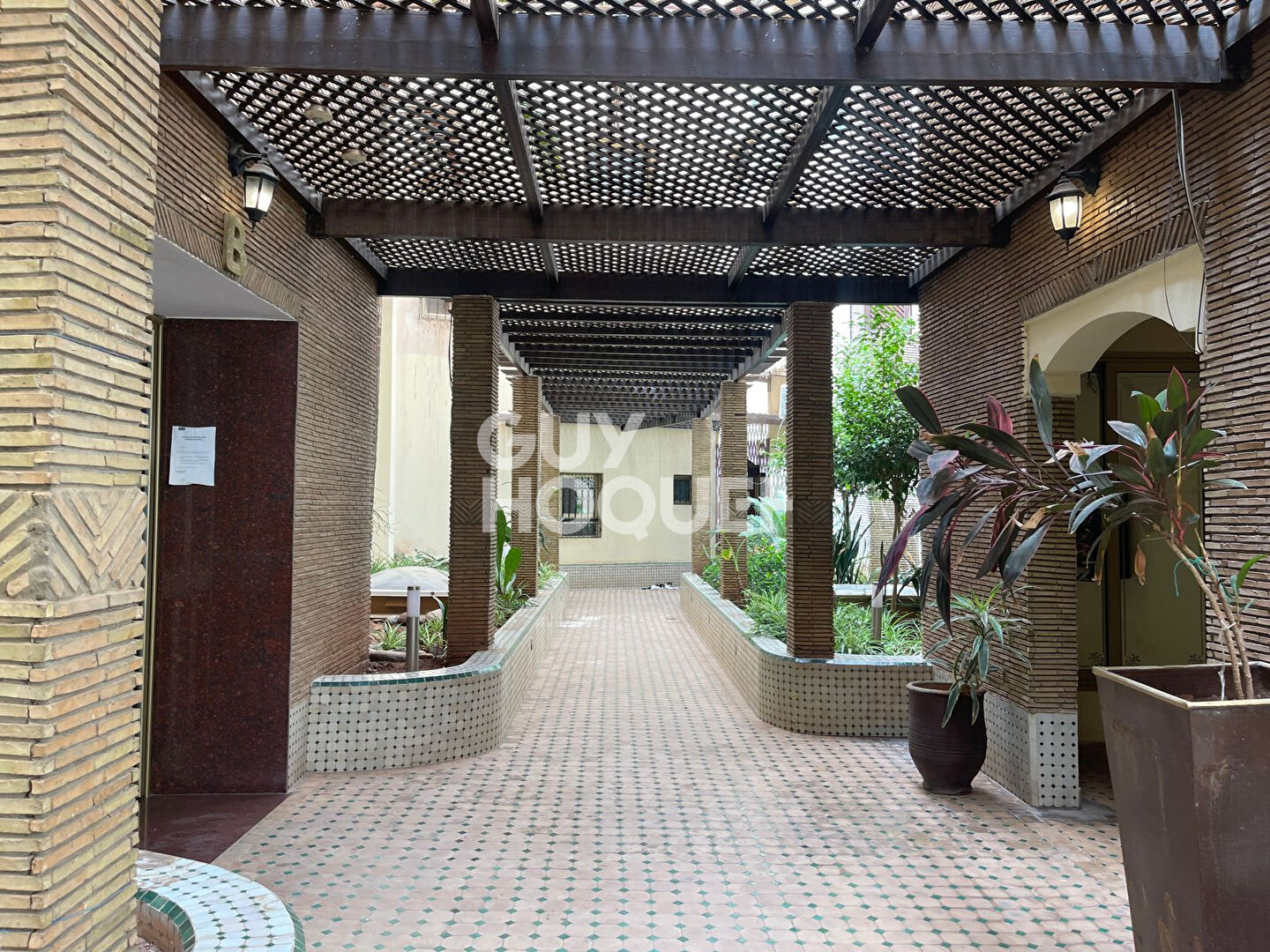 LOCATION : appartement 3 pièces (120 m²) à l'HIVERNAGE.