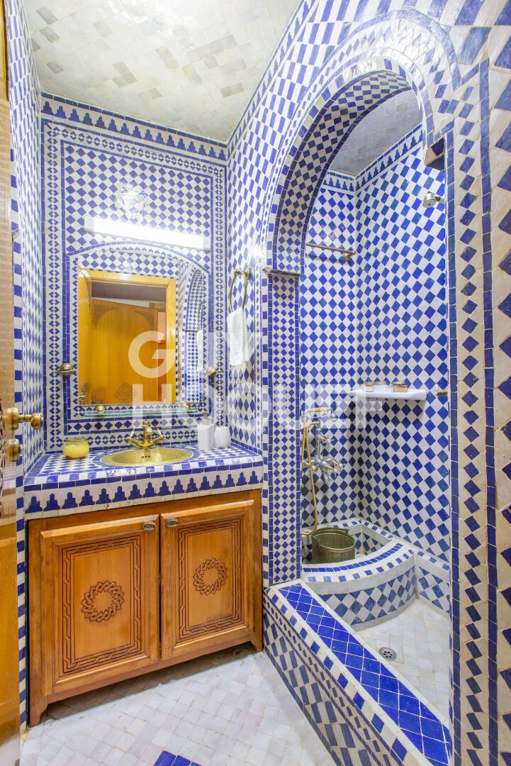 LOCATION : appartement 3 pièces (102 m²) à GUELIZ.