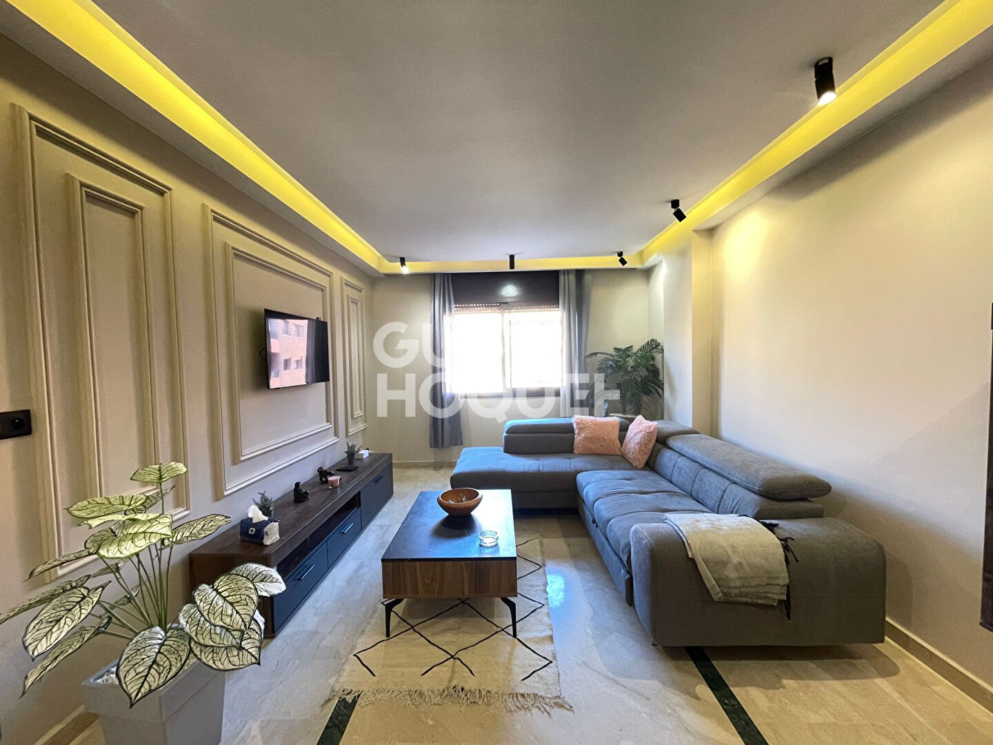 A louer: bel appartement 2 pièces (65 m²)  avec piscine à l'hivernage