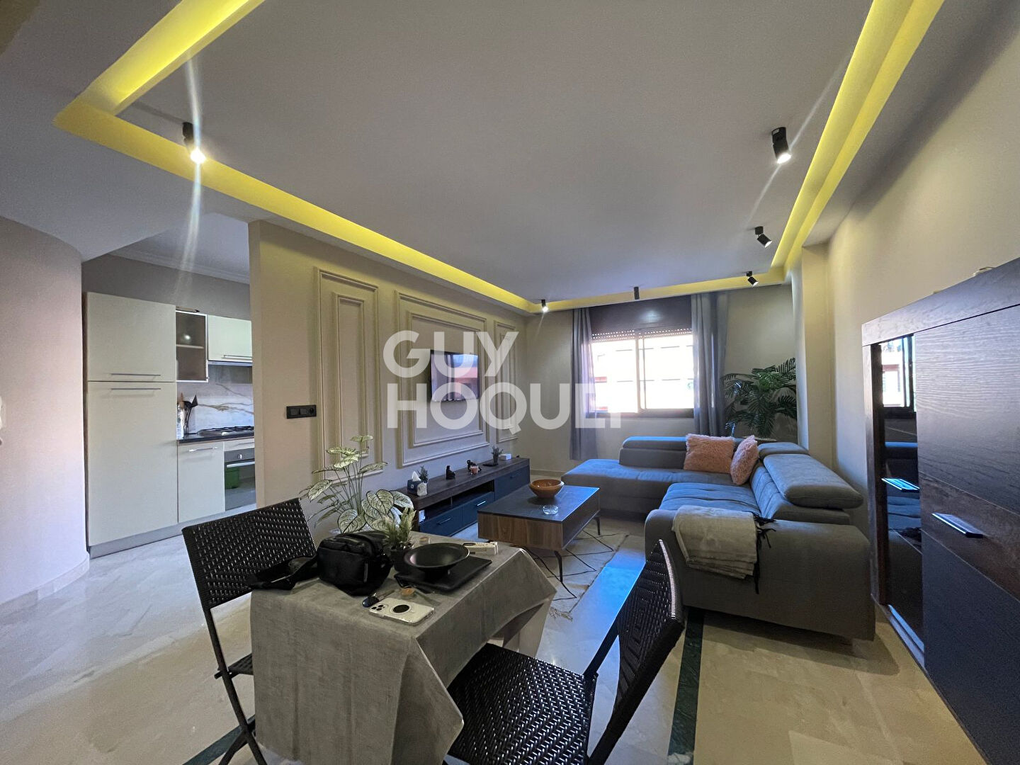 A louer: bel appartement 2 pièces (65 m²)  avec piscine à l'hivernage