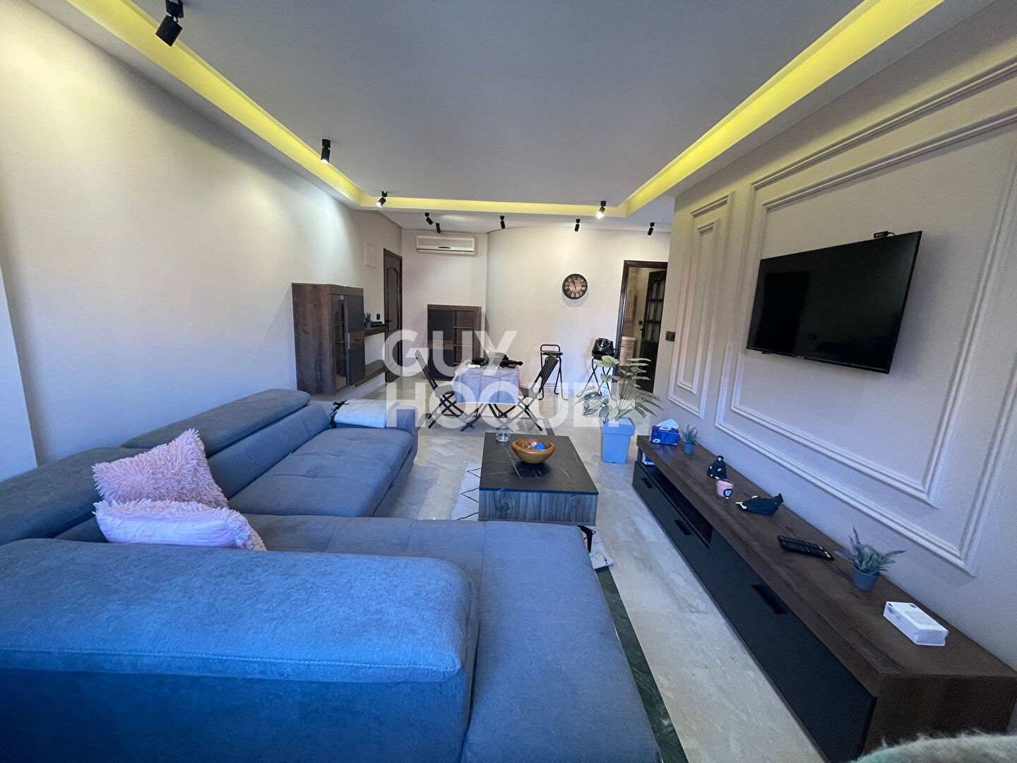 A louer: bel appartement 2 pièces (65 m²)  avec piscine à l'hivernage