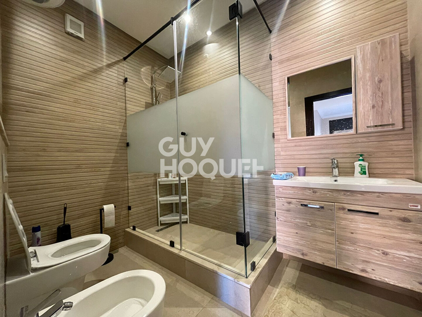 A louer: bel appartement 2 pièces (65 m²)  avec piscine à l'hivernage