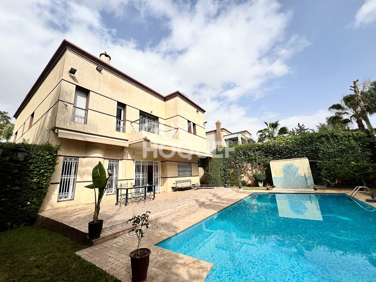 Achat/vente Targa Villa individuelle Type 7 740m² de terrain  plus dépendances .
