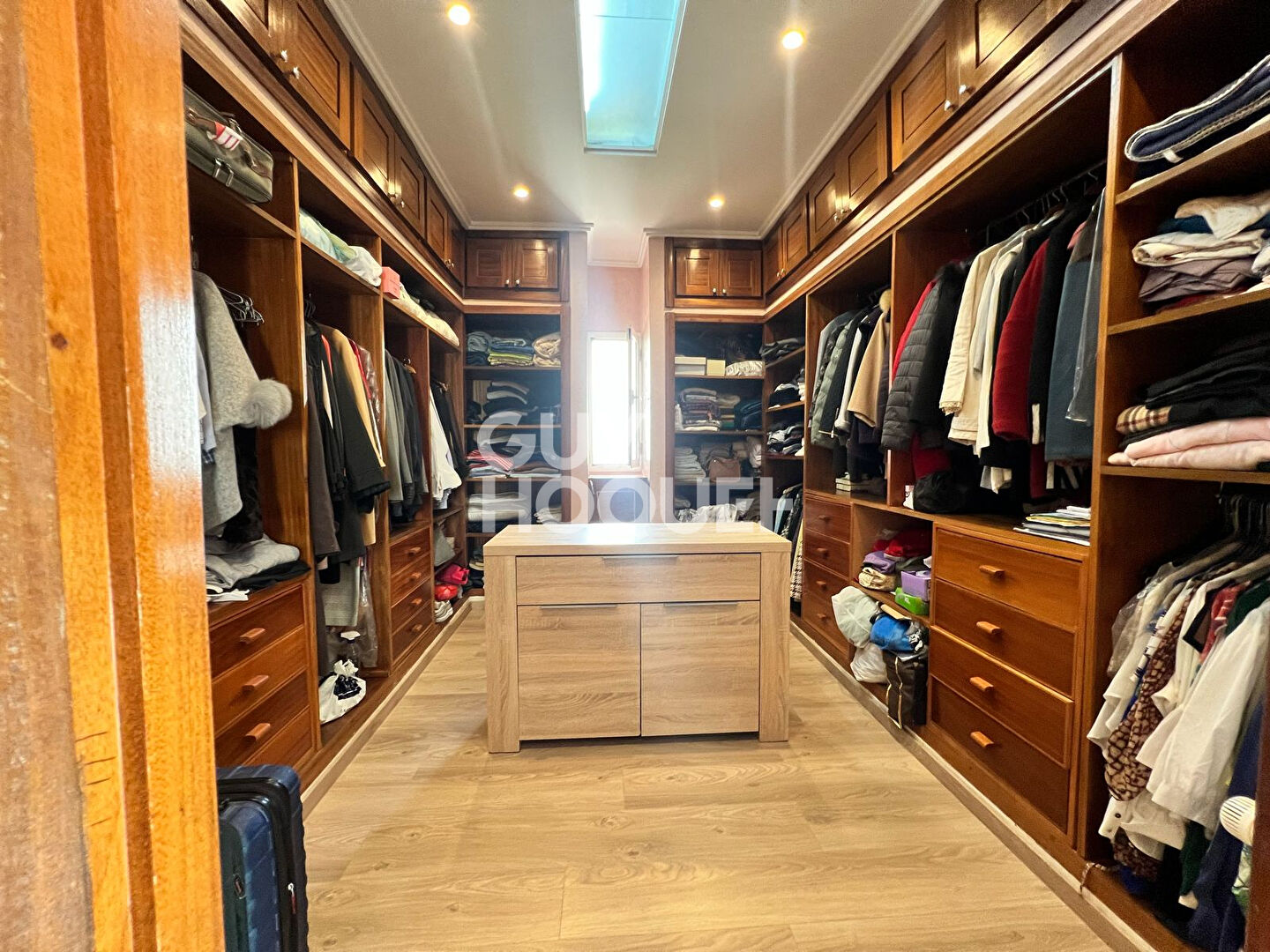 Achat/vente Targa Villa individuelle Type 7 740m² de terrain  plus dépendances .