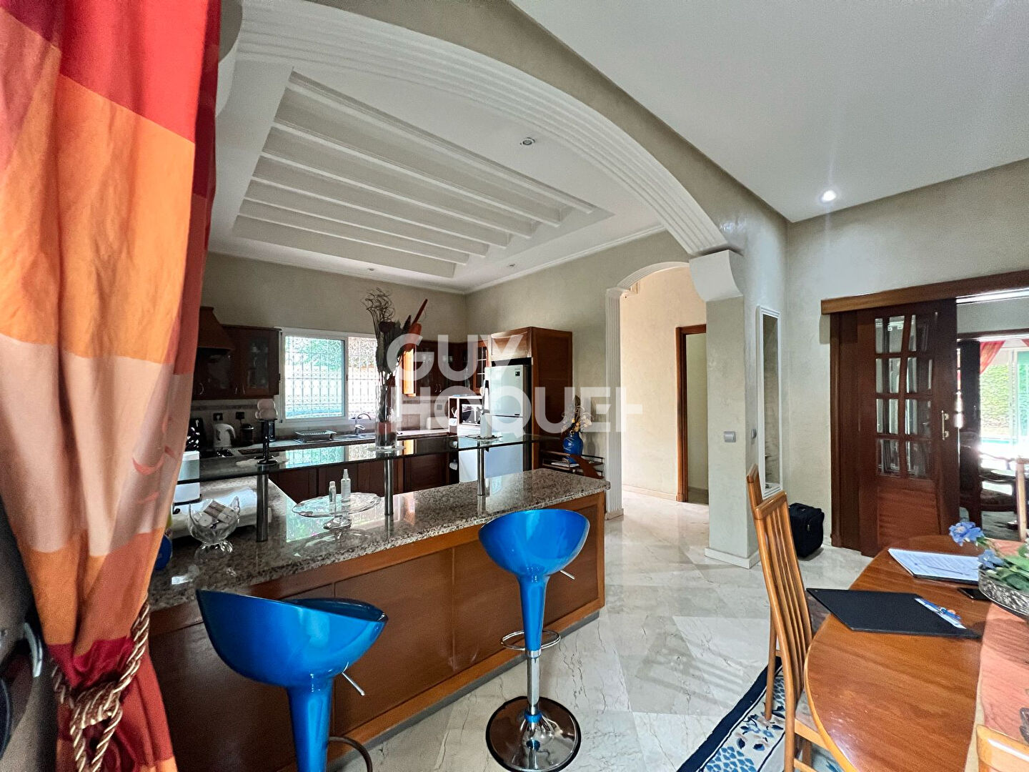 Achat/vente Targa Villa individuelle Type 7 740m² de terrain  plus dépendances .