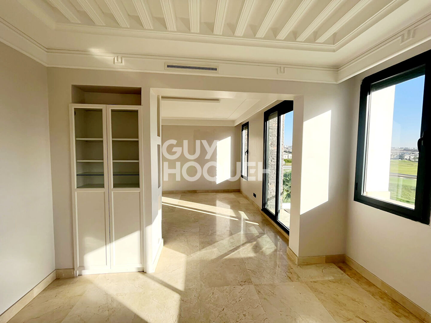 Appartement Bouskoura ensoleillé avec Vue sur Golf 199 m2 titrés