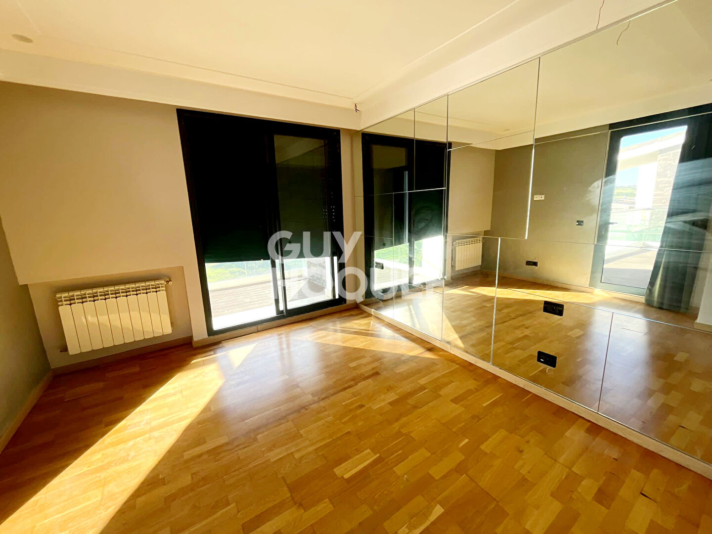 Appartement Bouskoura ensoleillé avec Vue sur Golf 199 m2 titrés