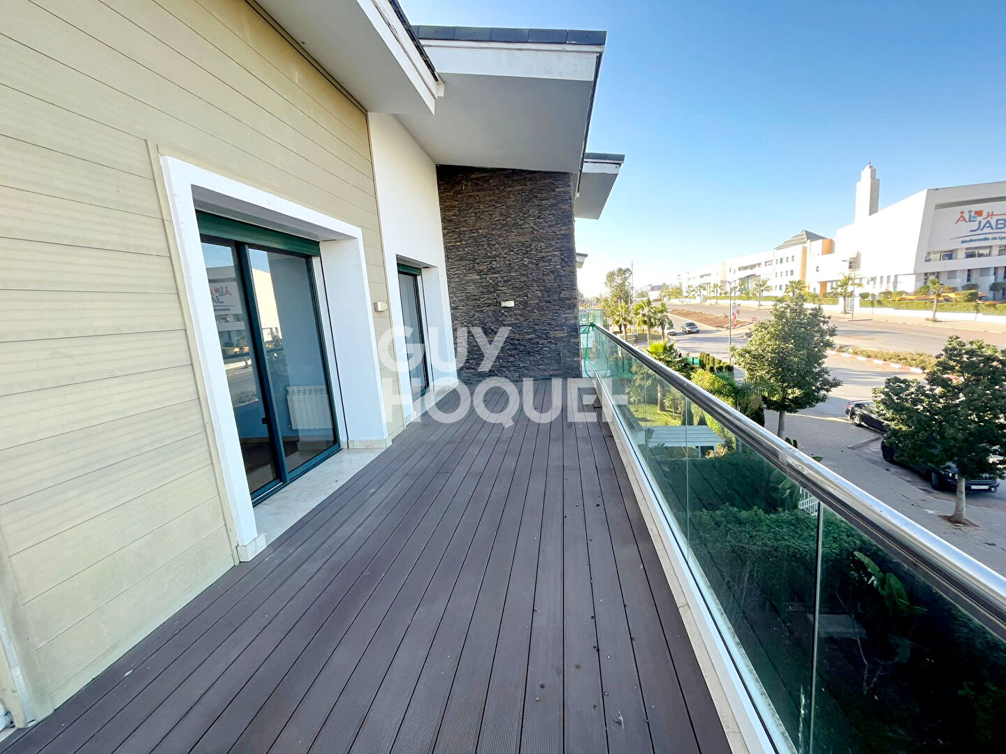 Appartement Bouskoura ensoleillé avec Vue sur Golf 199 m2 titrés