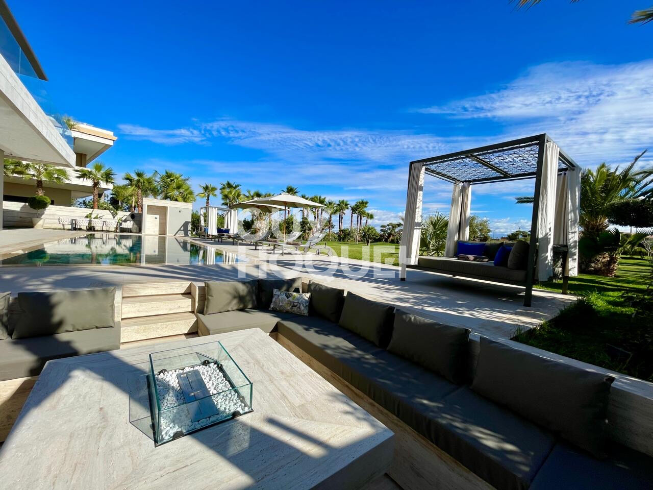 ACHAT-VENTE: VILLA DE PRESTIGE VUE FRONT GOLF