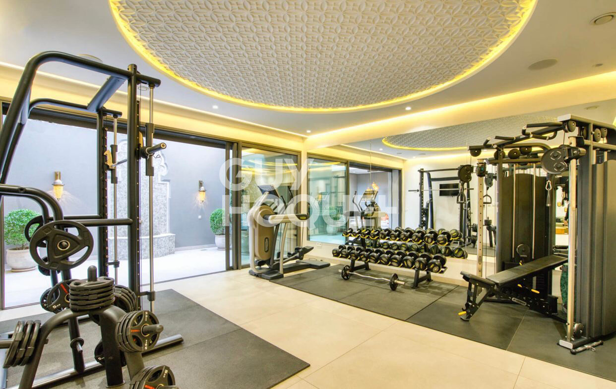 ACHAT-VENTE: VILLA DE PRESTIGE VUE FRONT GOLF