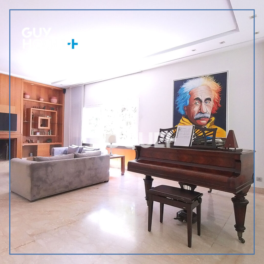 TRES BELLE VILLA A VENDRE A QUELQUES PAS DE LA MER