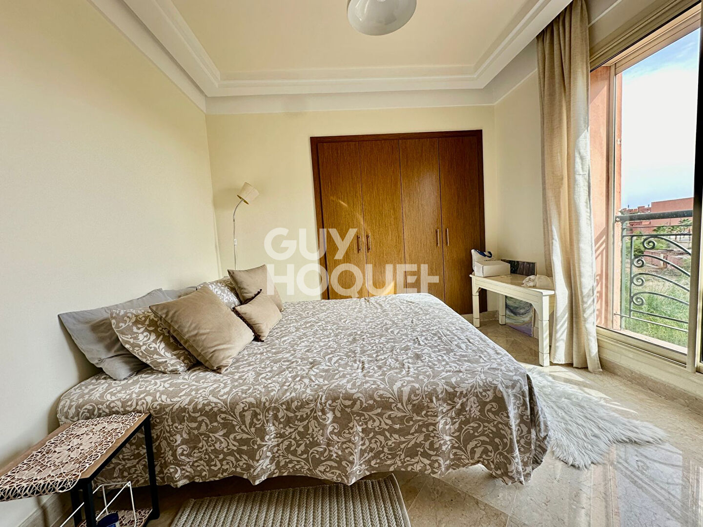 LOCATION d'un appartement de 3 pièces (84 m²) sur la route de casa