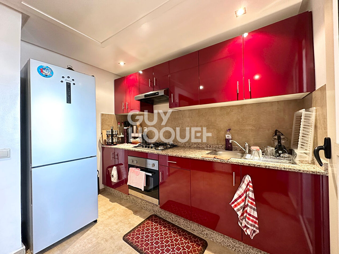 LOCATION d'un appartement de 3 pièces (84 m²) sur la route de casa