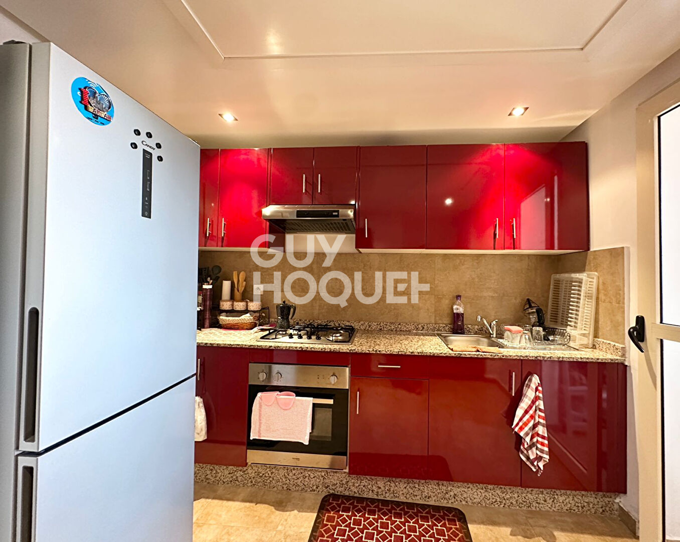 LOCATION d'un appartement de 3 pièces (84 m²) sur la route de casa