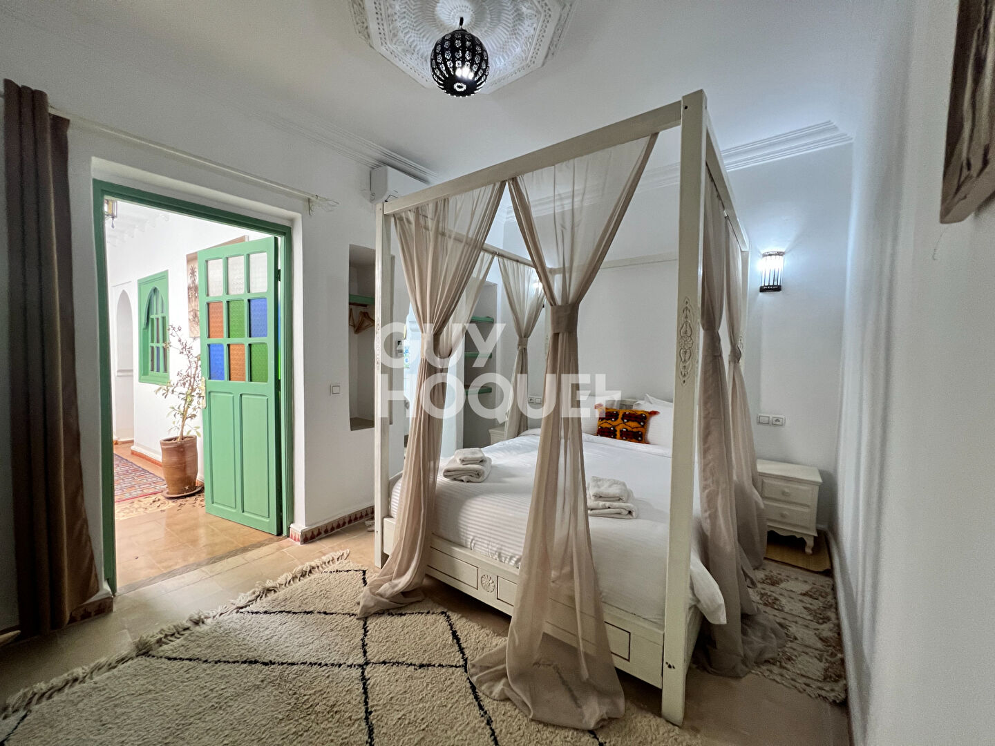 ACHAT-VENTE: Riad de 70 m²  a la Médina, Entièrement Rénové.