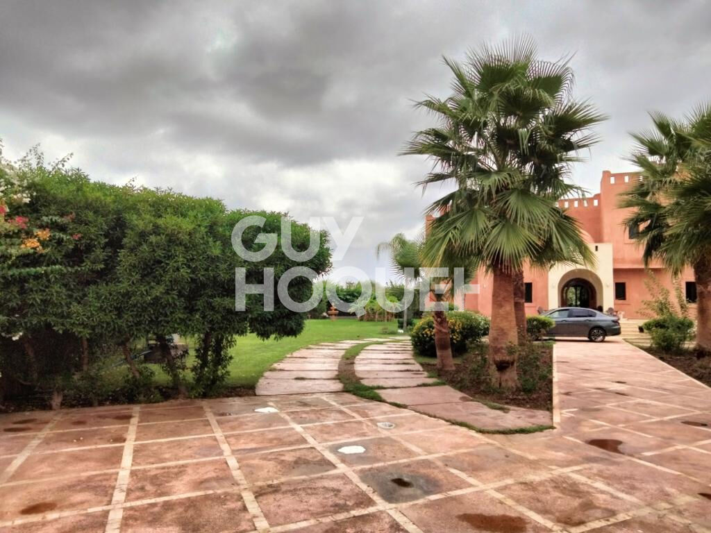 achat/vente Villa d'exception à vendre à Marrakech - 14 chambres, piscine et garage