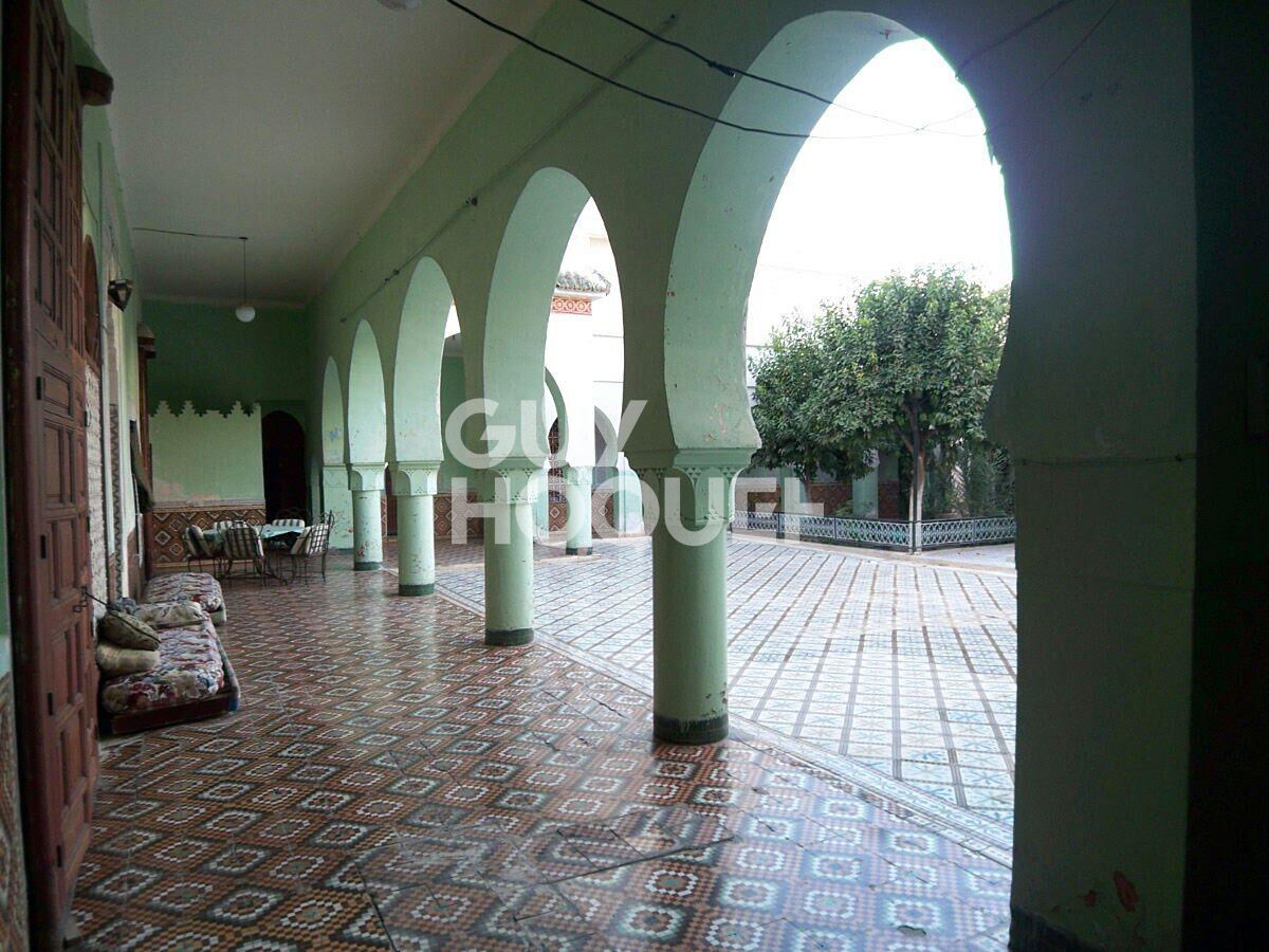 Achat /vente. Exceptionnel Riad 1374m² au sol .