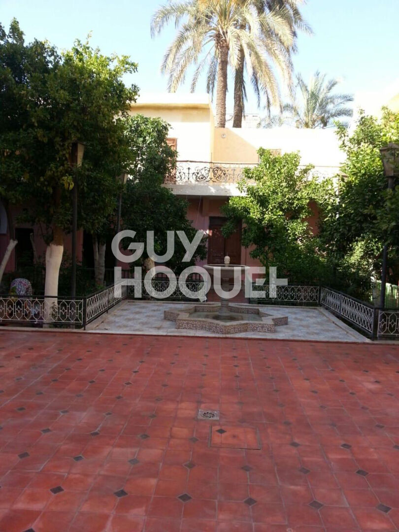 Achat /vente. Exceptionnel Riad 1374m² au sol .