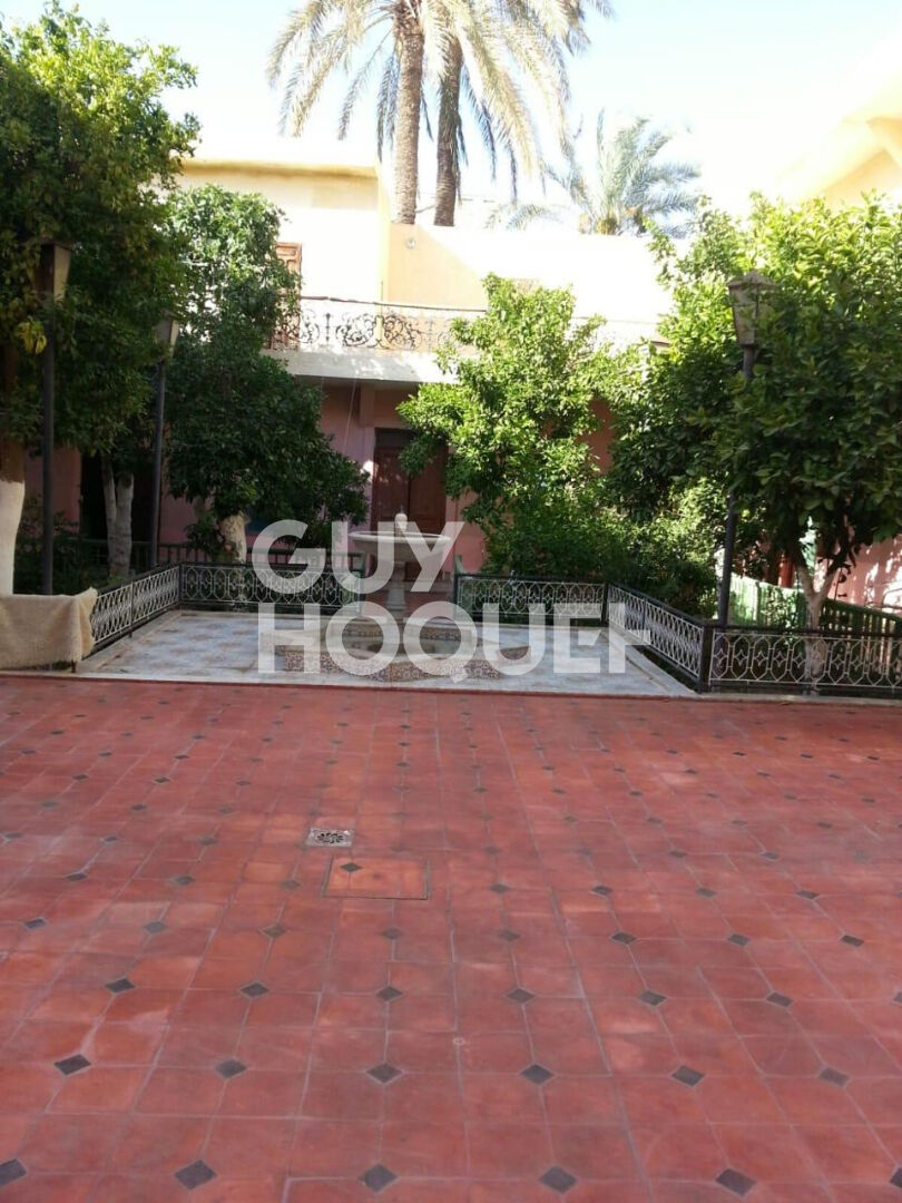 Achat /vente. Exceptionnel Riad 1374m² au sol .