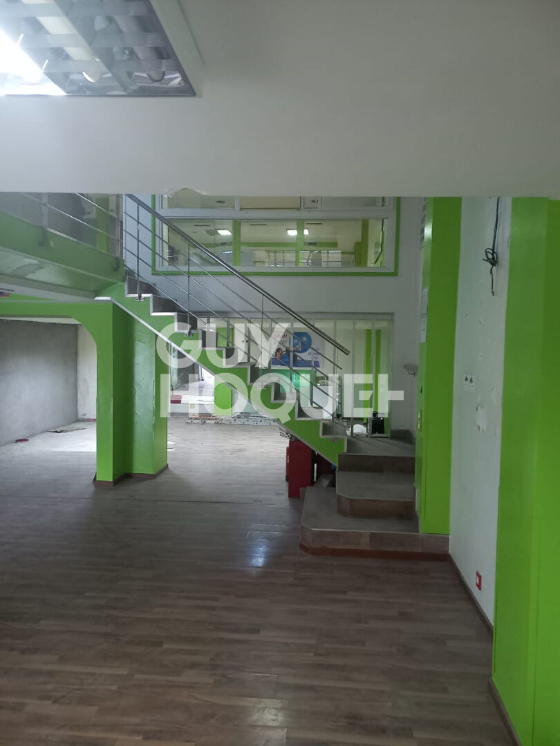 Achat / Vente Local commercial  commercial  122m²