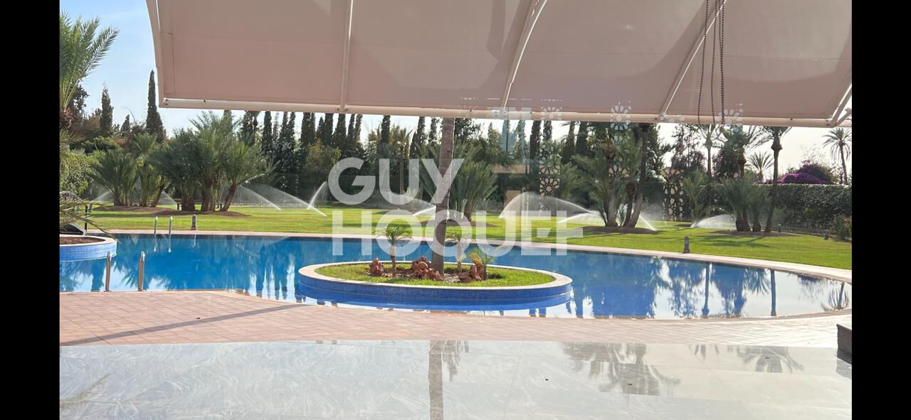 Achat/Vente A vendre Villa sur 1ha de terrain et 1394 m2 habitable PALMERAIE.