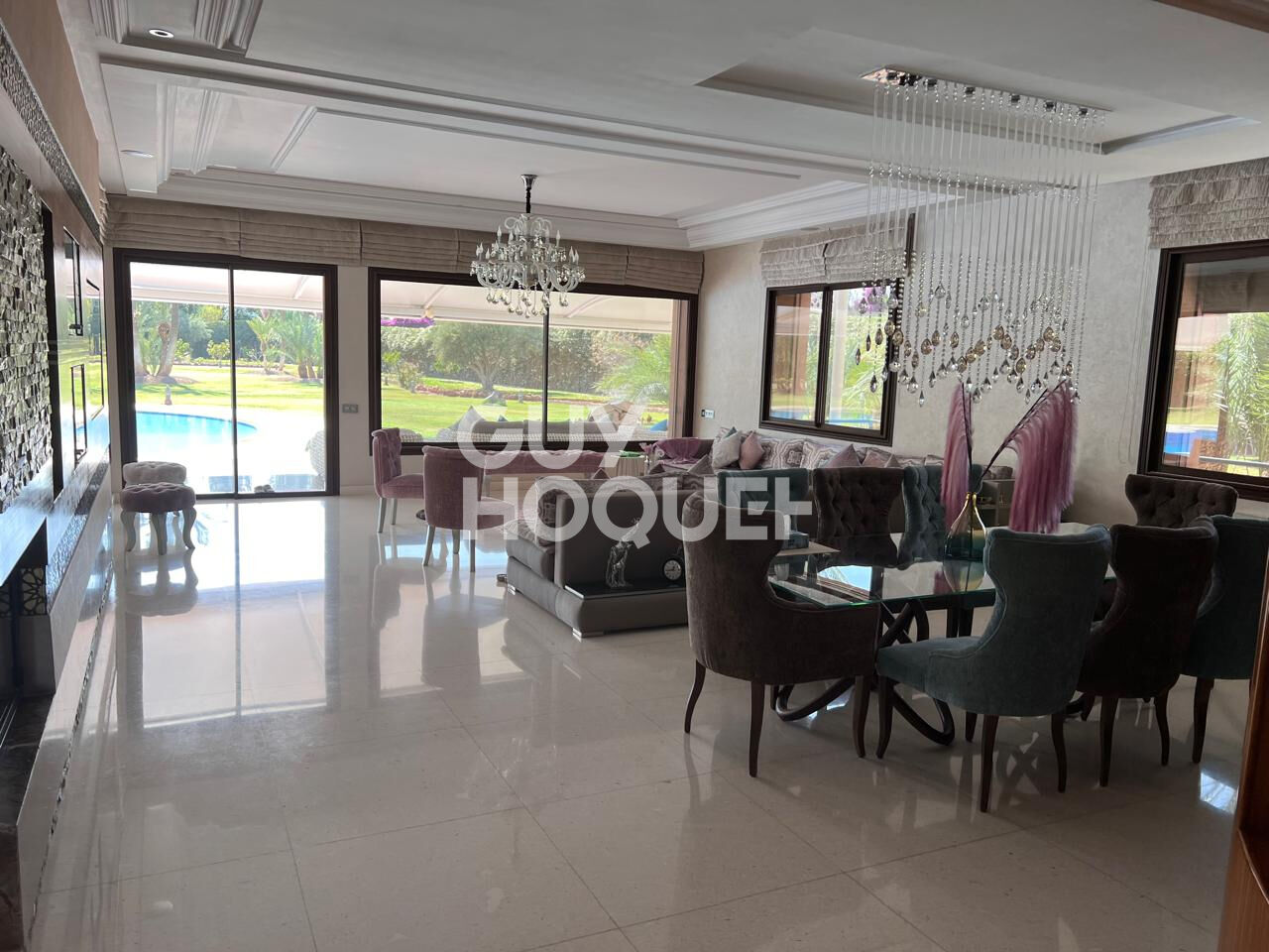 Achat/Vente A vendre Villa sur 1ha de terrain et 1394 m2 habitable PALMERAIE.