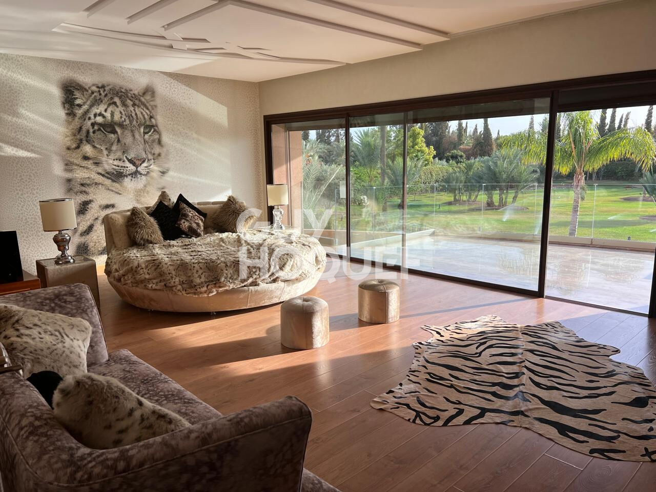 Achat/Vente A vendre Villa sur 1ha de terrain et 1394 m2 habitable PALMERAIE.