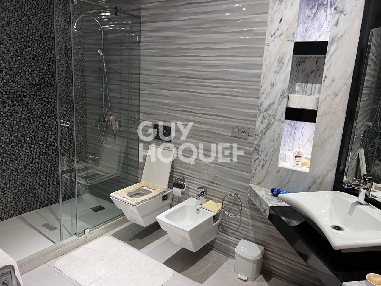 Achat/Vente A vendre Villa sur 1ha de terrain et 1394 m2 habitable PALMERAIE.