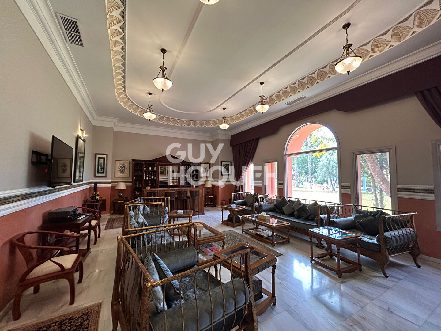 Achat/Vente  La Palmeraie Villa  10 pièce(s) sur 1 hectare.