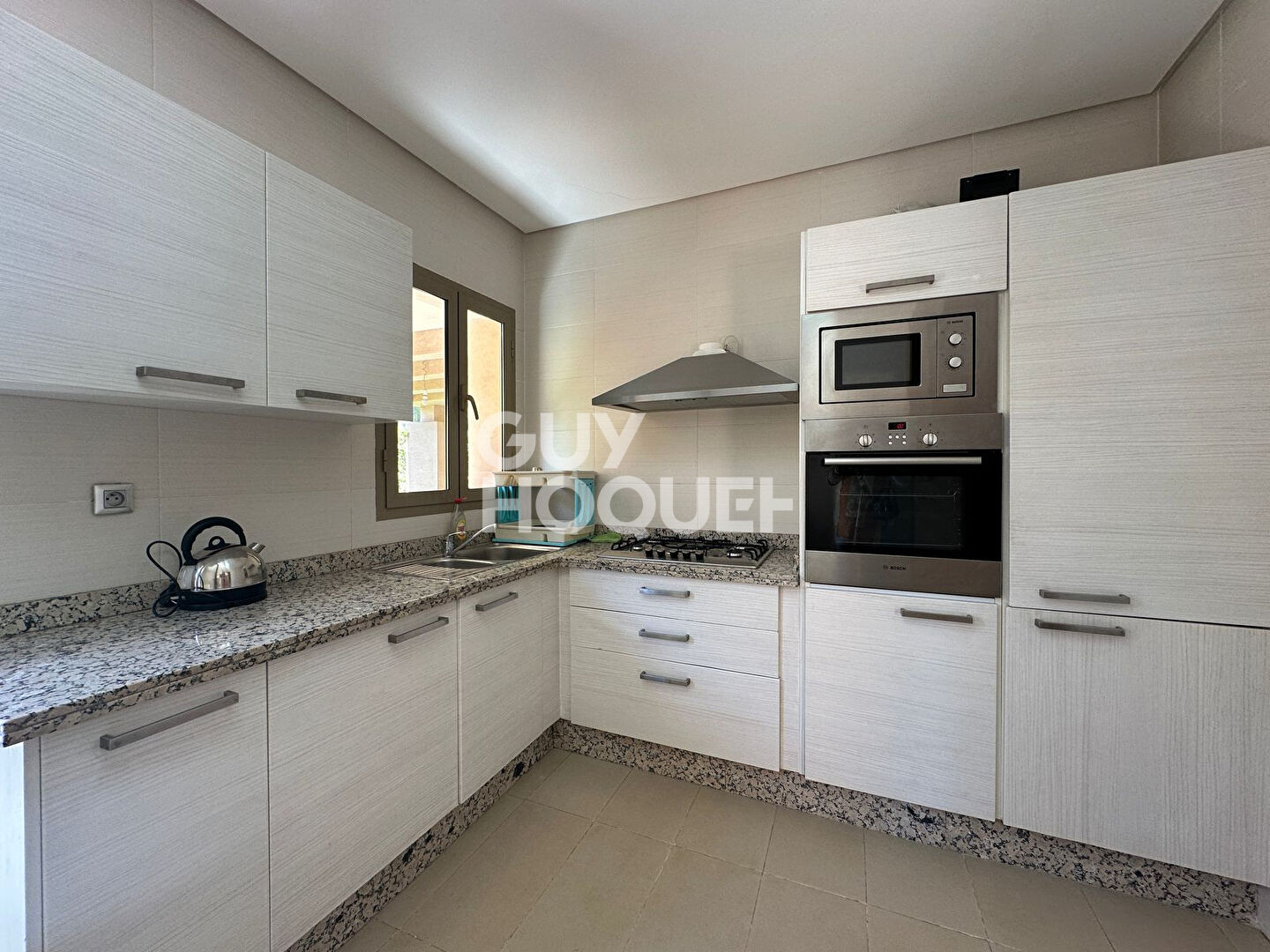 à louer: villa 3 chambres avec piscine à prestigia