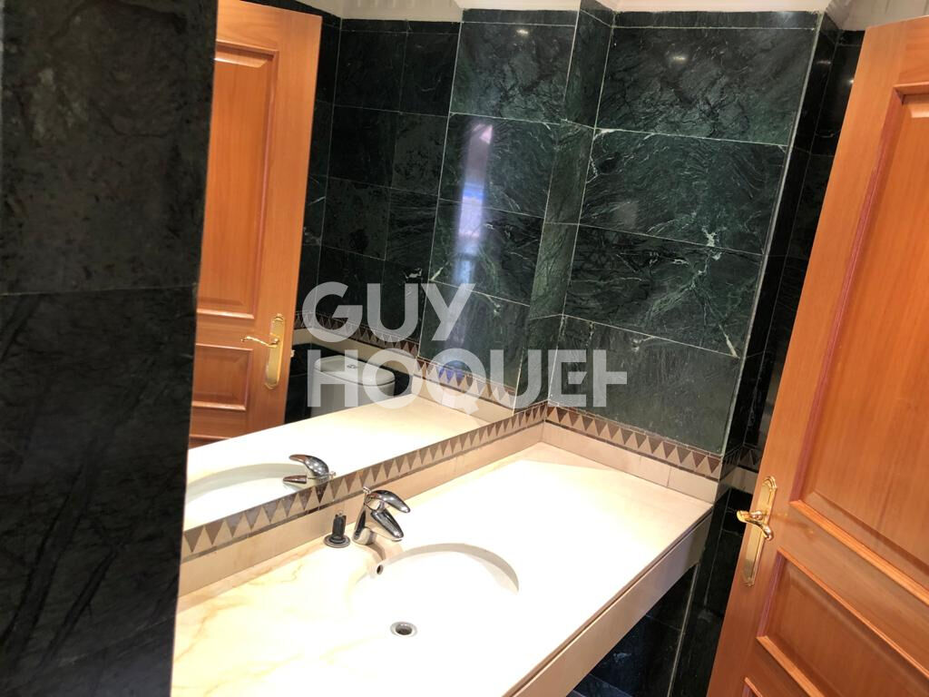 À vendre : Appartement spacieux de 3 chambres à Guéliz, Marrakech