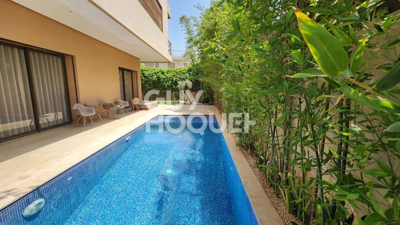 Achat/Vente  TARGA VILLA TYPE 8 AVEC JARDIN ET PISCINE .