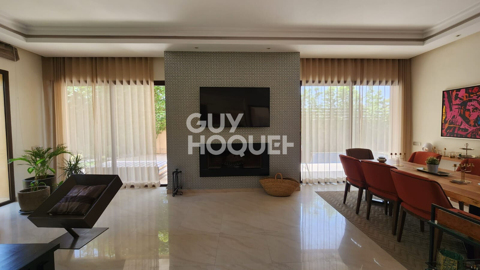 Achat/Vente  TARGA VILLA TYPE 8 AVEC JARDIN ET PISCINE .