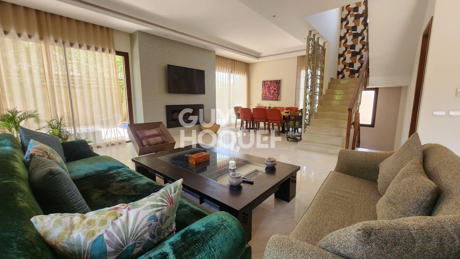 Achat/Vente  TARGA VILLA TYPE 8 AVEC JARDIN ET PISCINE .