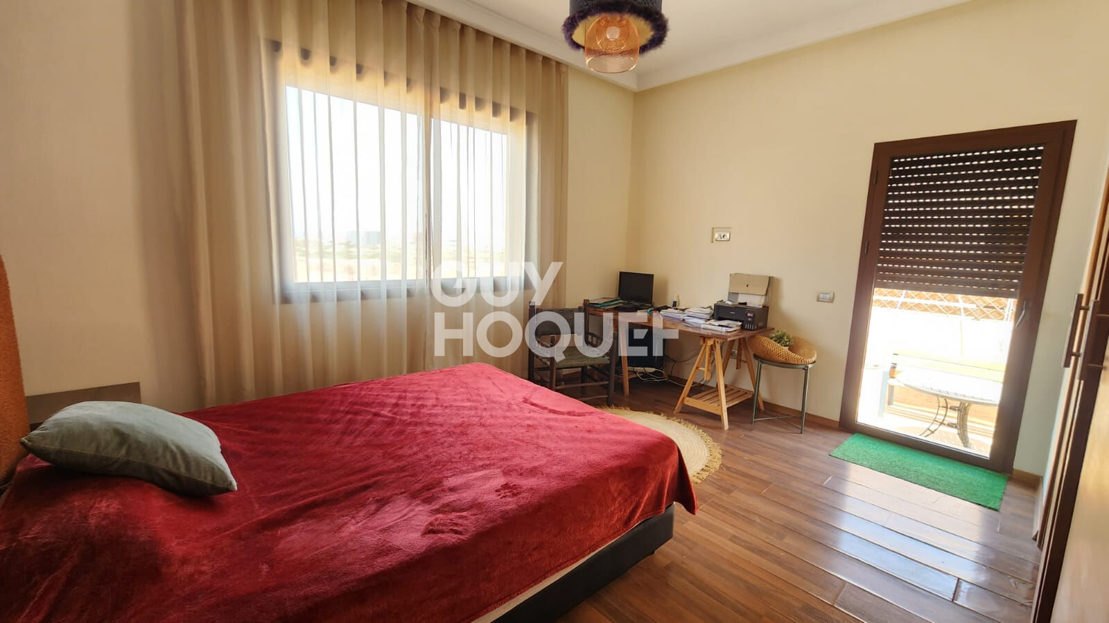 Achat/Vente  TARGA VILLA TYPE 8 AVEC JARDIN ET PISCINE .