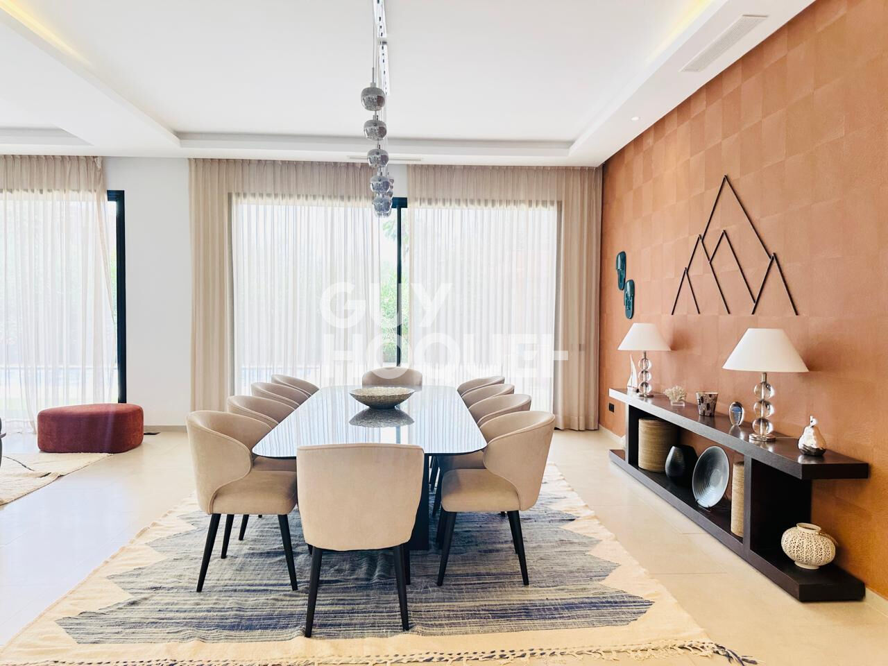 à louer: Villa de charme au Golf Amelkis, 4 chambres , 1200m² et 450m² habitable 