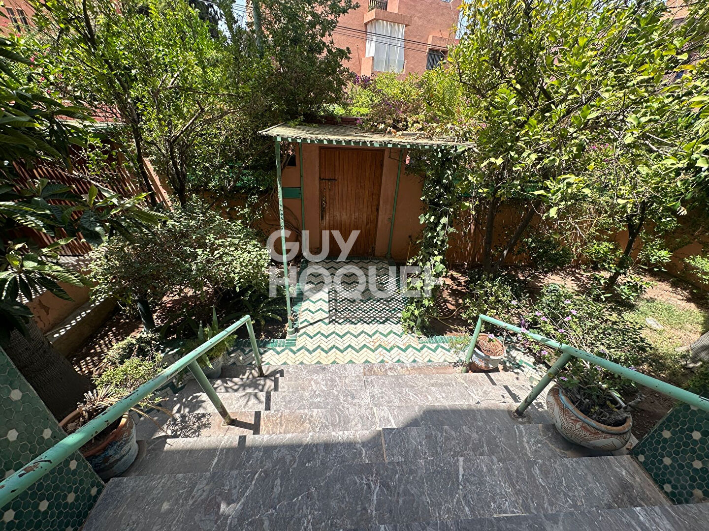 Achat /Vente villa proche centre ville Marrakech 435 m2 terrain .