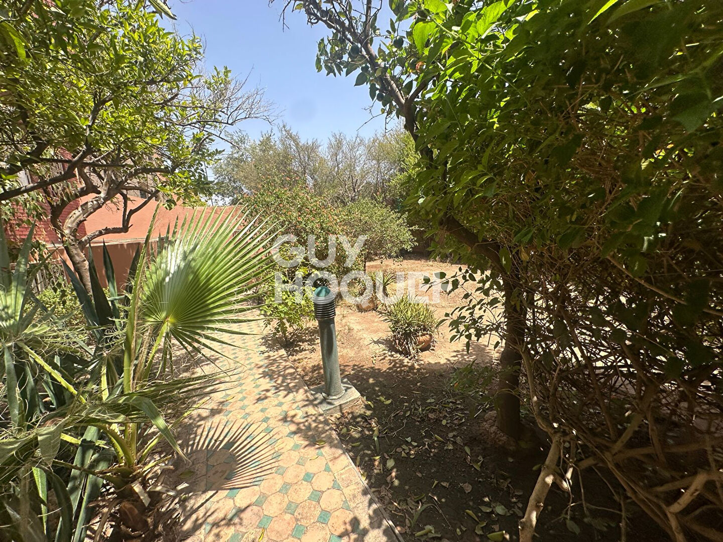 Achat /Vente villa proche centre ville Marrakech 435 m2 terrain .
