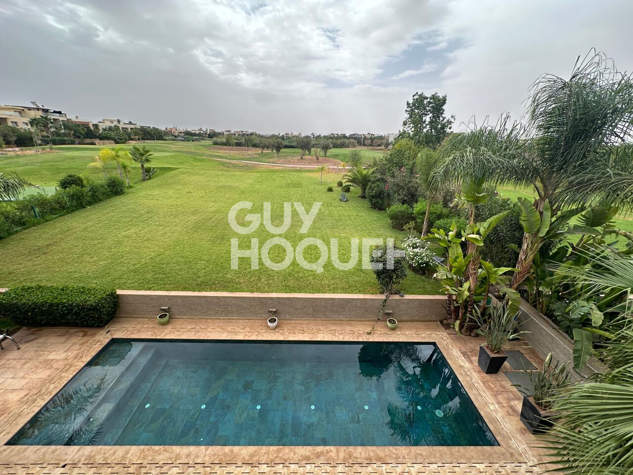 à louer: Maison de 600m² avec piscine à Argane Golf